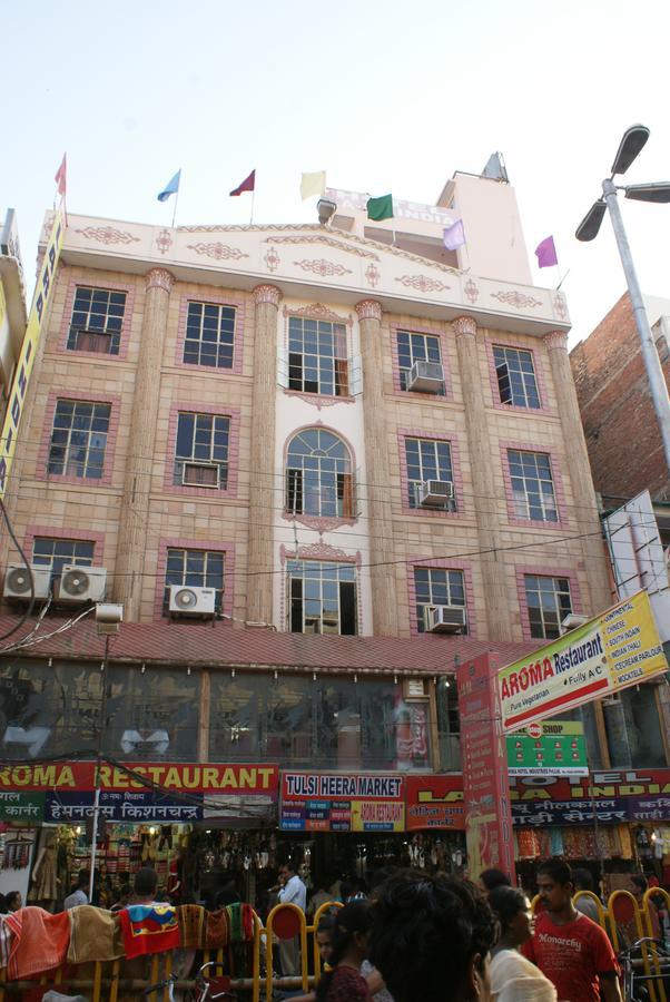 Hotel Lara India Varanasi Exterior photo